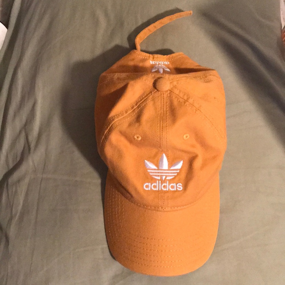 Preowned Adidas cap like new condition